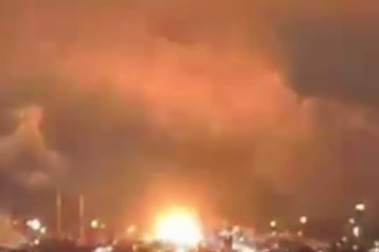 Karas Ukrainoje. Šalia Baltijos jūros – sprogimai: pataikė į svarbų uostą netoli Suomijos