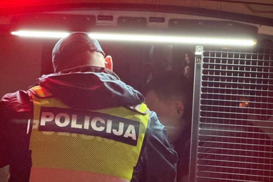 Daugiabučio kieme Kaune kilo muštynės, grasinta susidorojimu