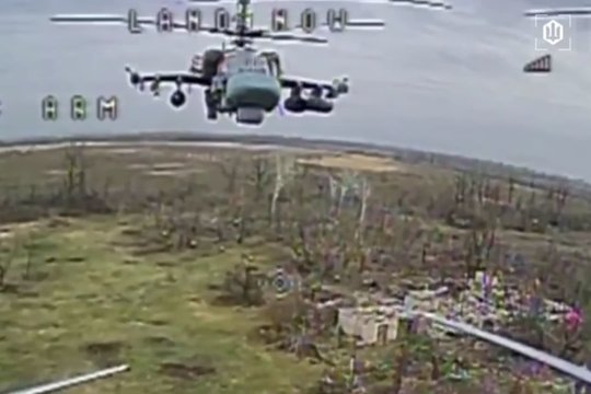Ne improvizacija, o pusantro mėnesio medžioklė: atskleistos rusų „Ka-52“ numušimo dronu detalės
