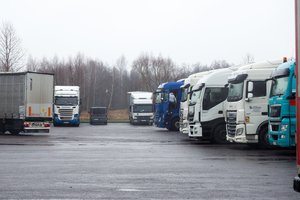 Po skambių A. Lukašenkos pažadų – tyla: oficialaus patvirtinimo dėl vilkikų paleidimo nėra