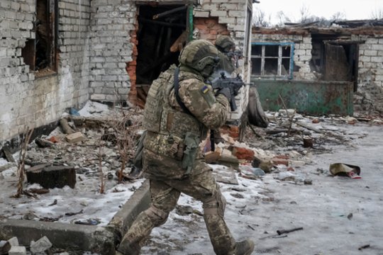 Karas Ukrainoje. Šalia Baltijos jūros – sprogimai: pataikė į svarbų uostą netoli Suomijos