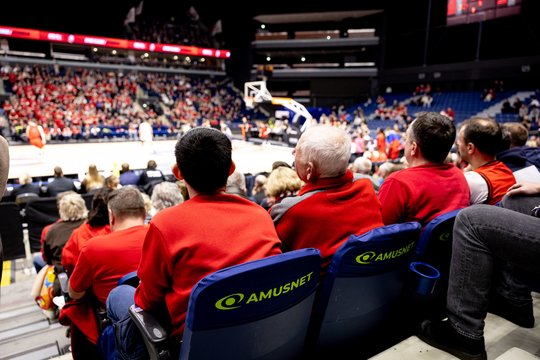 „Amusnet Lounge“ lankytojai tapo rekordinio krepšinio vakaro liudininkais