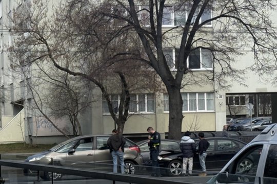 Vilniuje susidūrė du automobiliai – sužalota mažametė mergaitė