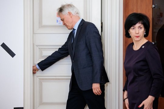 Gyventojai pasakė, ką mano apie skandalingus A. Valotkos pasisakymus: nuomonės išsiskyrė