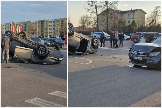 Po susidūrimo prekybos centro aikštelėje Jonavoje vienas automobilis apvirto: „Kaip taip įmanoma?“