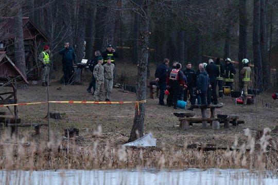 Pateikė daugiau detalių apie Varėnos rajone nukritusį droną: rastas variklis, nepastebėjo nei kariuomenė, nei pasieniečiai