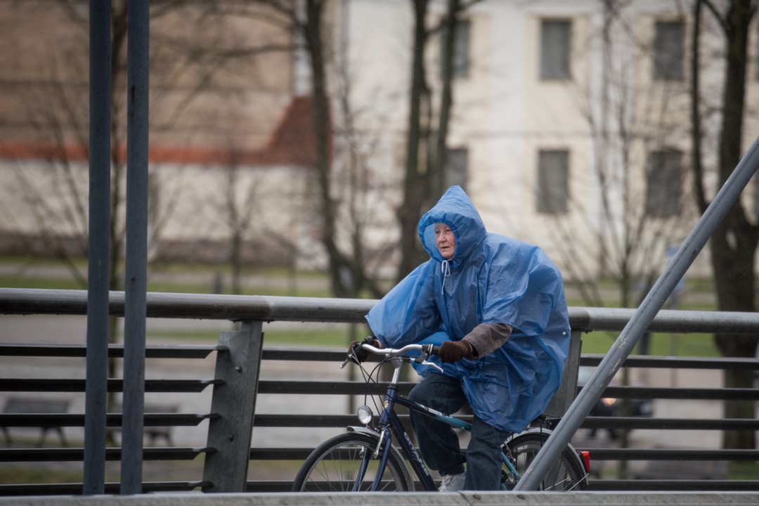 Šalį niauks debesys, bet lietaus laukiama tik dalyje Lietuvos: skelbia, kur jo tikimybė didžiausia