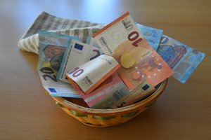 Iš Kretingos gyventojų namų neaiškiomis aplinkybėmis dingo 22 tūkst. eurų