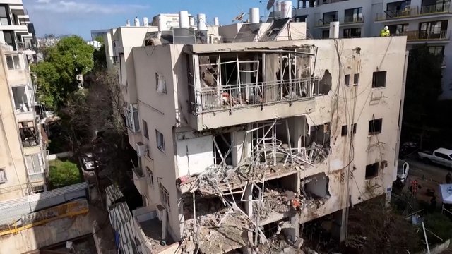 Tel Avive – sprogimų garsai ir raketų atakos: po Irano smūgių sužeisti šeši žmonės