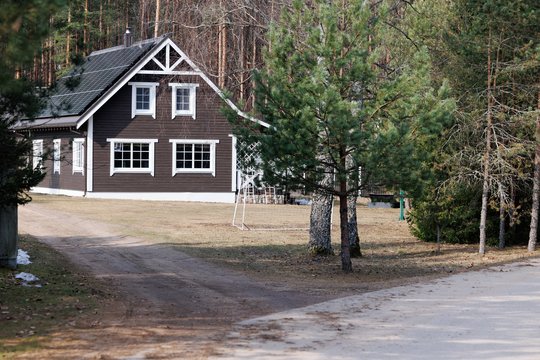 Prie Lavyso gyvenanti Rūta neslepia nerimo: dronas praskrido pro pat namą