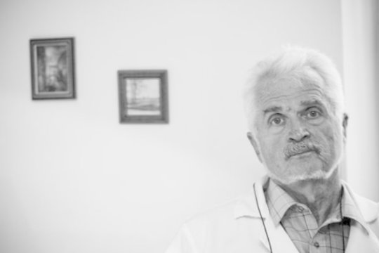 Teismas pripažino, kad apie homoseksualų gydymą prisikalbėjęs psichiatras buvo atleistas neteisėtai