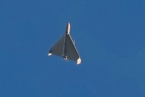 Beprecedentė ataka: per parą Rusija į Ukrainą paleido beveik tūkstantį dronų