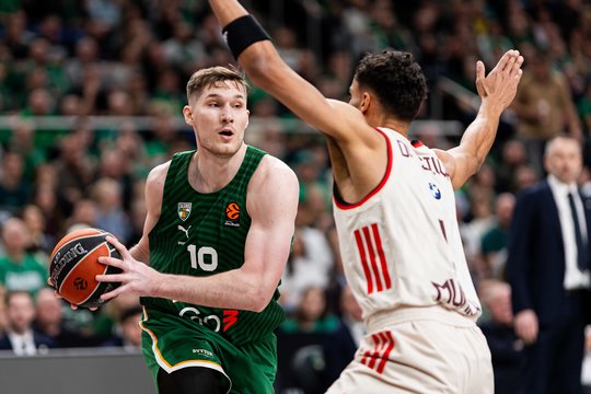 Eurolygos mūšis: tragiškai tritaškius metęs „Žalgiris“ po dviejų kėlinių atsilieka nuo „Bayern“