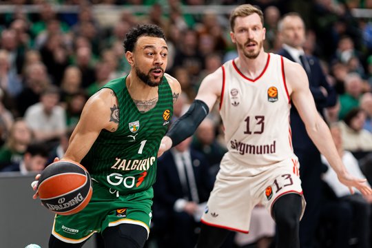 Eurolygos mūšis: tragiškai tritaškius metęs „Žalgiris“ po dviejų kėlinių atsilieka nuo „Bayern“