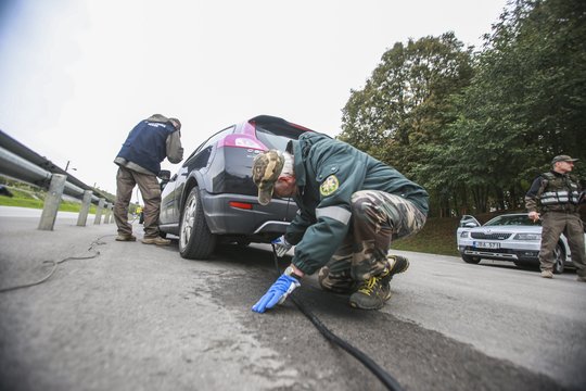 Iš aplikosaugininkų šią teisę ketina atimti: negalės dėl to tikrinti lengvųjų automobilių