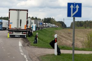 Į Lietuvą iš Baltarusijos grįžo 100 vilkikų