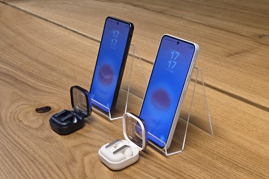 „Samsung“ pristatė „Galaxy A“ serijos išmaniuosius telefonus