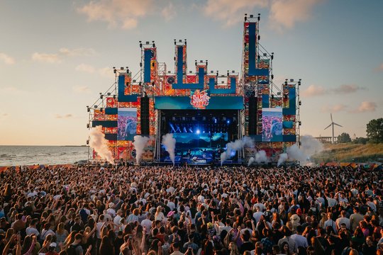 „Summer Sound 2026“ sceną Latvijoje drebins elektroninės muzikos legendos Hardwell, „Sigma“ ir „Biplan“