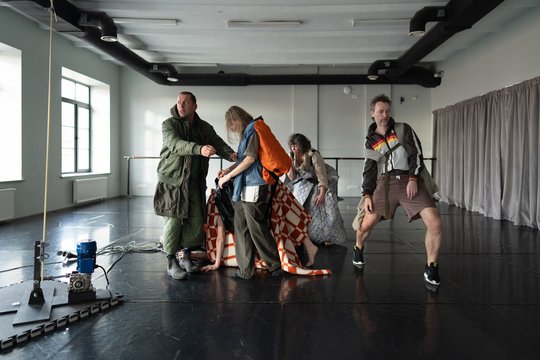 Tarp buvimo ir nebuvimo: Šeiko šokio teatras pristato tarptautinę premjerą „Superthing“