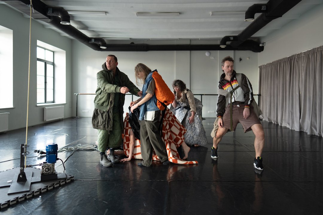 Tarp buvimo ir nebuvimo: Šeiko šokio teatras pristato tarptautinę premjerą „Superthing“