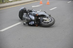 Per avariją Vilniuje nukentėjo motociklininkas