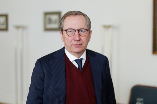 G. Nausėdos patarėjas: būtų puiku, jei galėtume turėti dvišalį susitikimą su D. Trumpu