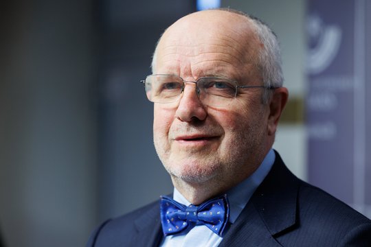 Kandidatą į Seimo kontrolierius J. Olekas žada pateikti po Velykų