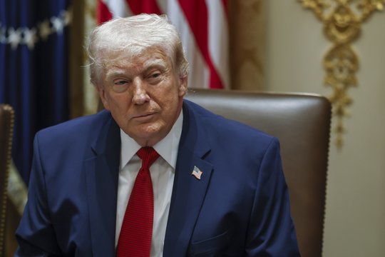 D. Trumpas grasina imtis veiksmų prieš Kubą