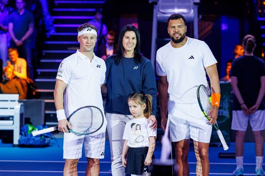„Nuostabu taip pasveikinti čempioną“: J. Tsonga mėgavosi paskutiniu R. Berankio maču