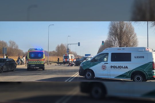 Neatidus BMW vairuotojas Klaipėdoje nutrenkė motociklininką
