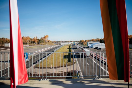 Į Lenkiją taip lengvai nepateksite: patikros pasienyje su Vokietija ir Lietuva bus pratęstos