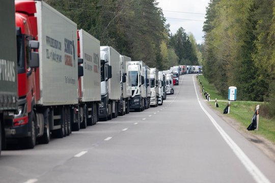 Į Lietuvą grįžo 272 Minsko sulaikyti vilkikai: didžioji dauguma vairuotojų – Baltarusijos piliečiai