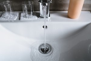 Įspėja gyventojus: šį pavasarį būtina patikrinti vandenį – pavojus gali būti nematomas