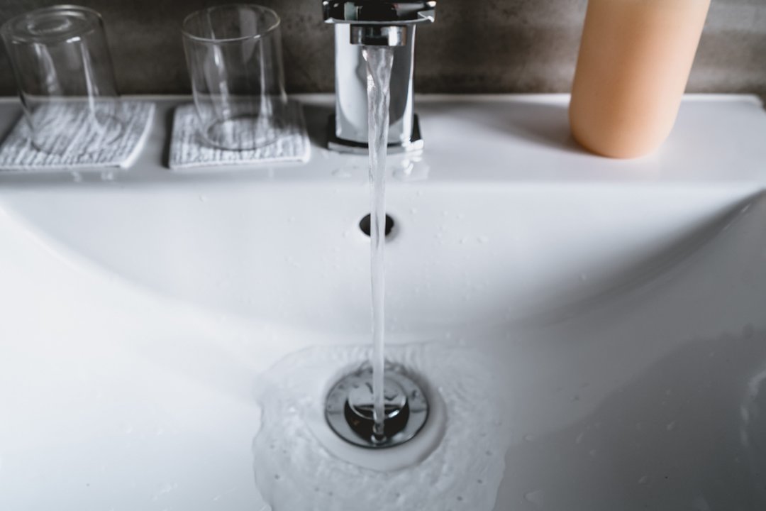 Įspėja gyventojus: šį pavasarį būtina patikrinti vandenį – pavojus gali būti nematomas