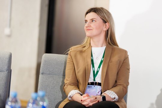 DI mokiniams tampa tik atsakymų mašina: tai nedaro mūsų protingesniais