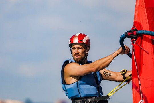 Trys Lietuvos olimpinių buriavimo klasių atstovai startuoja vienose konkurencingiausių sezono varžybų