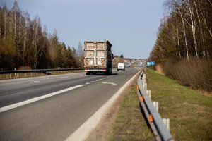 Pagrindinėse Lietuvos transporto arterijose – neeiliniai darbai: įspėja dėl eismo pokyčių ir spūsčių