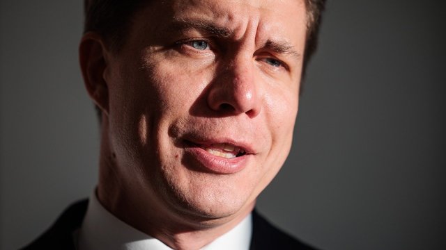 M. Sinkevičiaus elgesį prilygina taikos balandžiui: bando tariamai suvienyti partiją