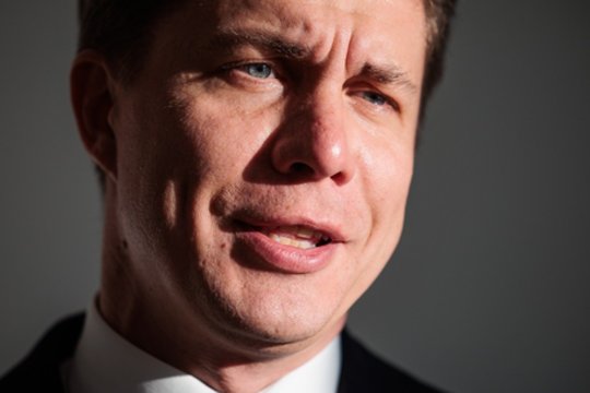 M. Sinkevičiaus elgesį prilygina taikos balandžiui: bando tariamai suvienyti partiją