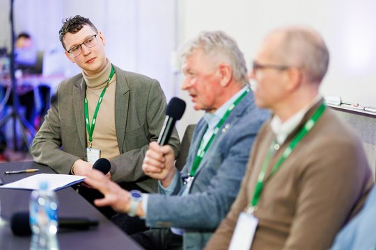 Po mokyklos norintiems ir studijuoti, ir dirbti – išeitis: pristatė, kuo naudinga pameistrystė