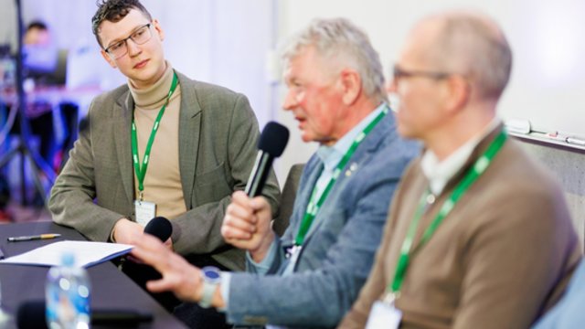 Po mokyklos norintiems ir studijuoti, ir dirbti – išeitis: pristatė, kuo naudinga pameistrystė