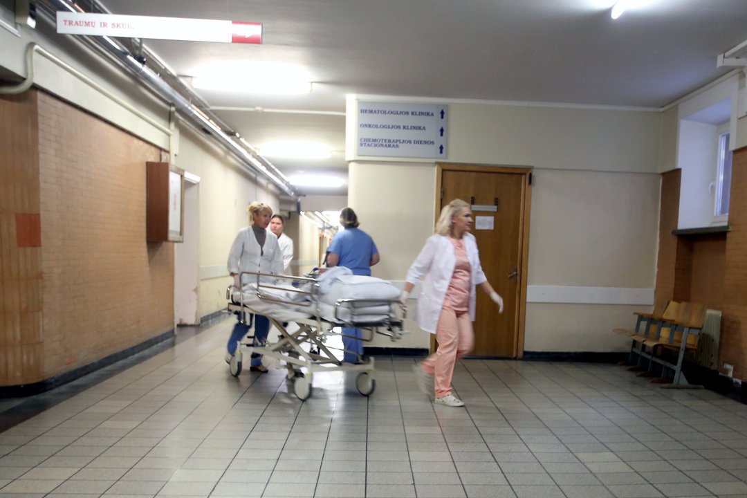 NVSC įspėjimas prieš Velykas – Lietuvoje intensyviai cirkuliuoja virusas