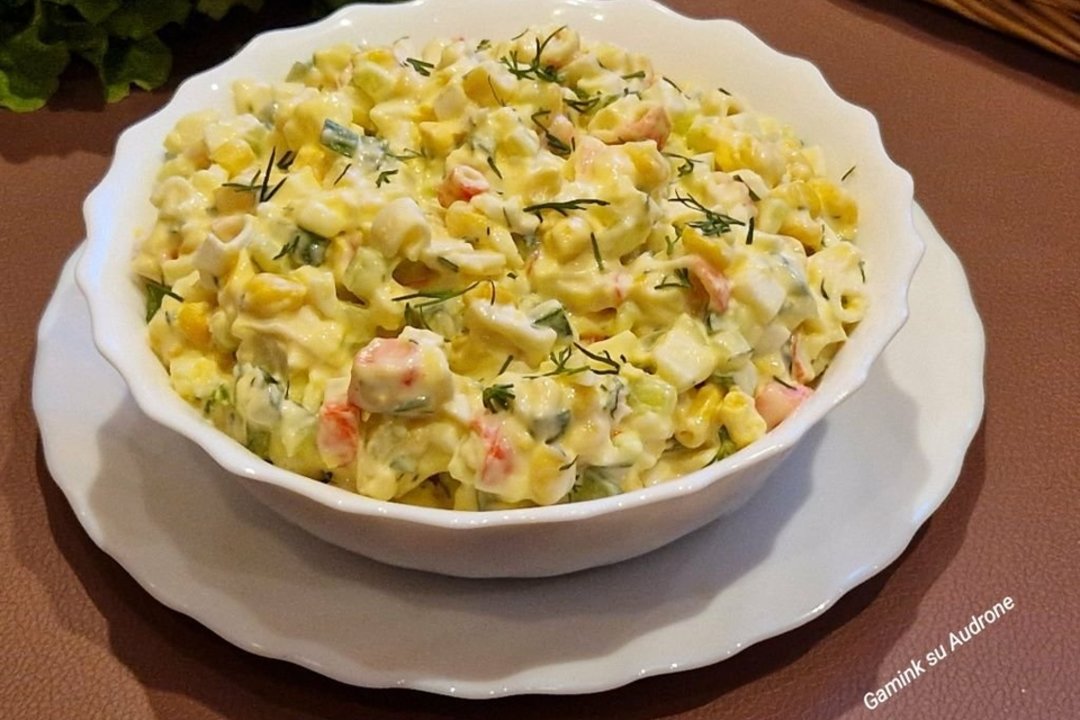 Krabų lazdelių salotos be ryžių: vos keli paprasti ingredientai sukurs tobulą skonį!