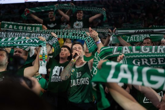 Kaune – diskriminacijos apraiškos: „Žalgirį“ palaikyti norėjusi mergina sulaukė „Green White Boys“ kirčio