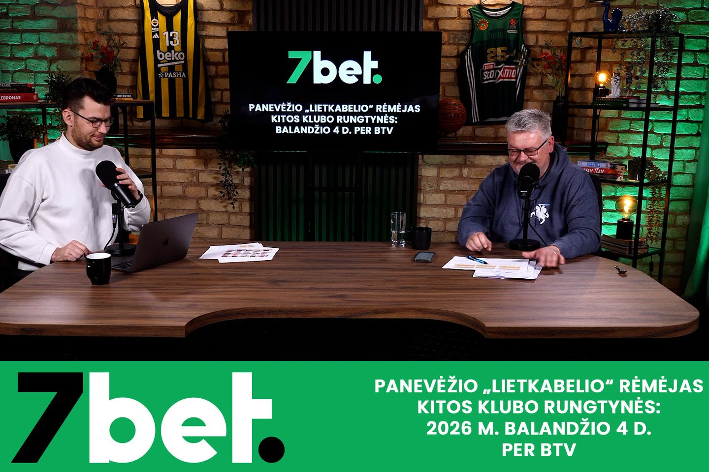 Krepšinio komentatoriai Vaidas Čeponis ir Jonas Lekšas