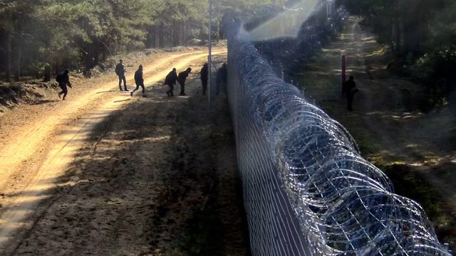 Rekordinis migrantų antplūdis: užfiksavo bandymą patekti į šalį, dokumentų neturėjo nė vienas