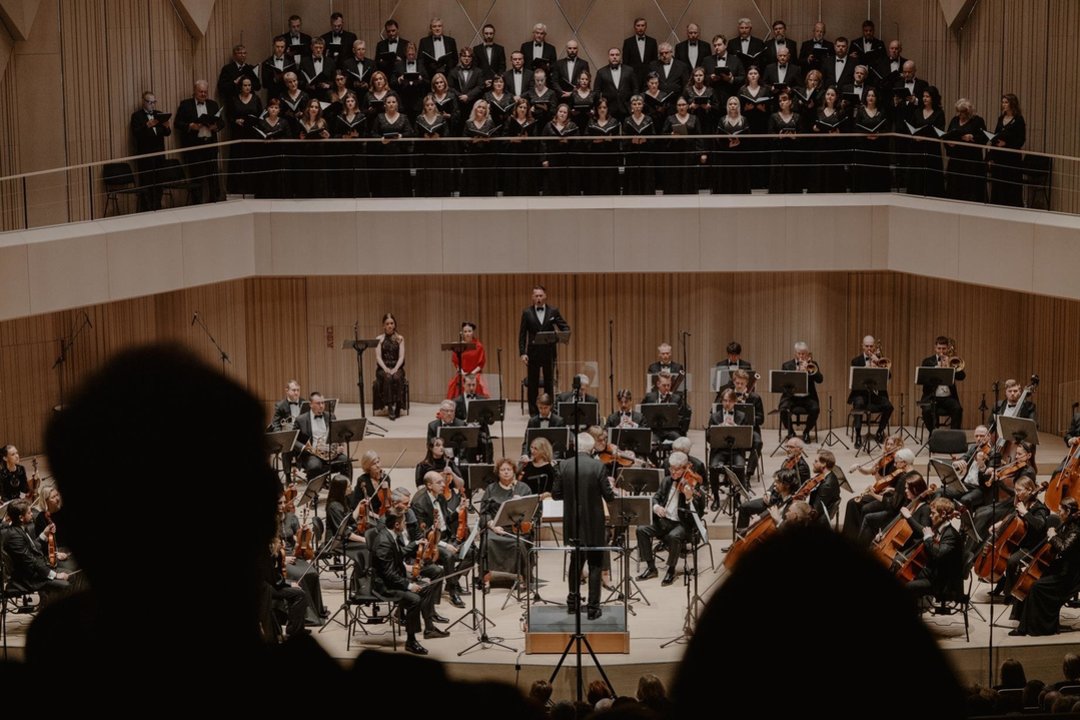 Monumentalioji „Šlovinimo giesmė“ drauge su Lietuvos valstybiniu simfoniniu orkestru