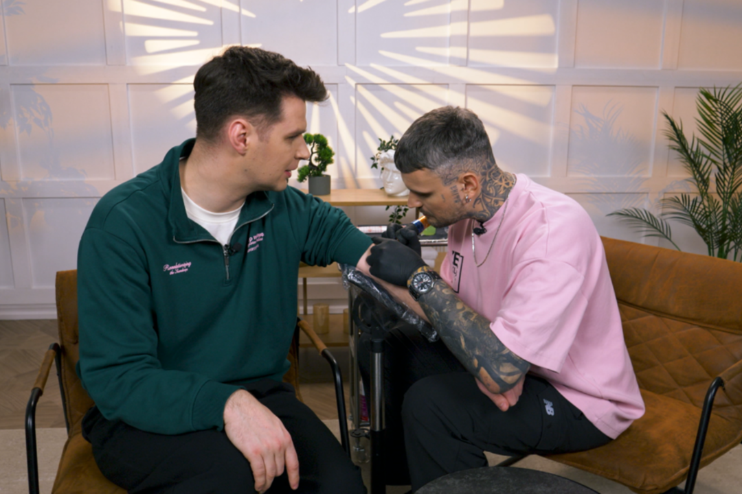 Paulius Vaitiekūnas pribloškė žūrovus: ryžosi tatuiruotei eteryje