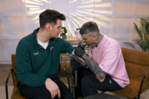 Paulius Vaitiekūnas pribloškė žūrovus: ryžosi tatuiruotei eteryje