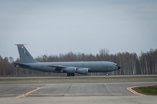 Žiniasklaida: Zoknių oro uoste po dangos rekonstrukcijos nustatyti defektai